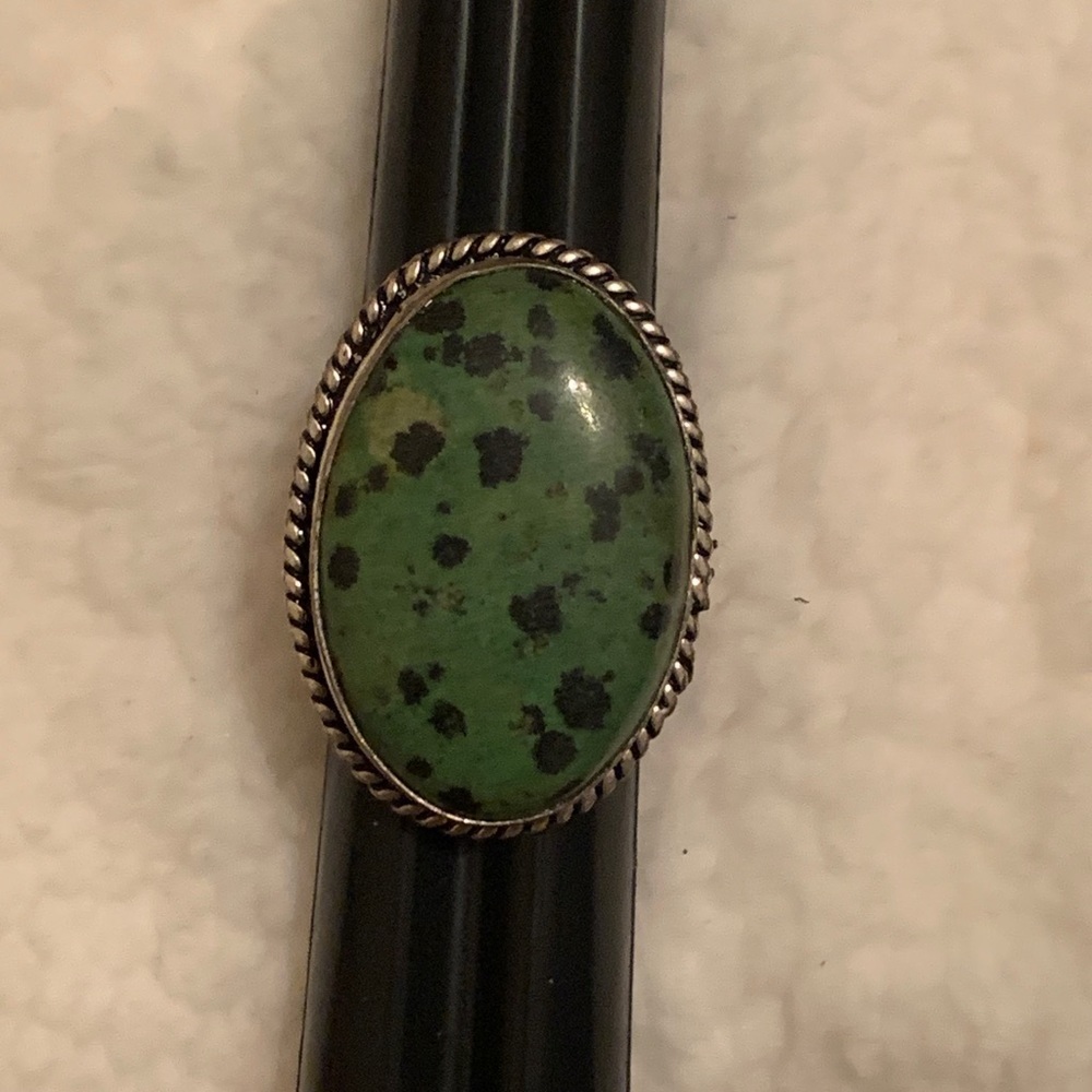 Dalmatian Jasper Ring 💚🖤